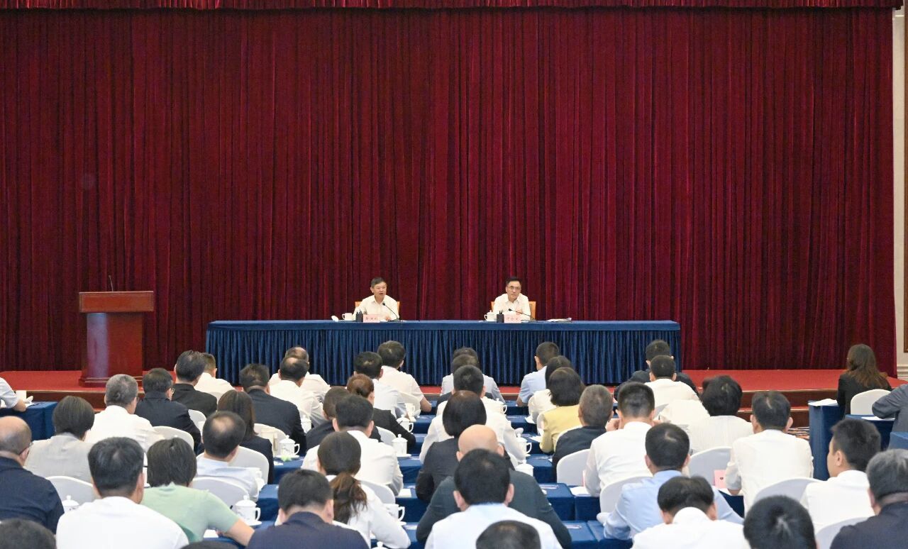 生态环境部召开2025年大气污染防治工作会议